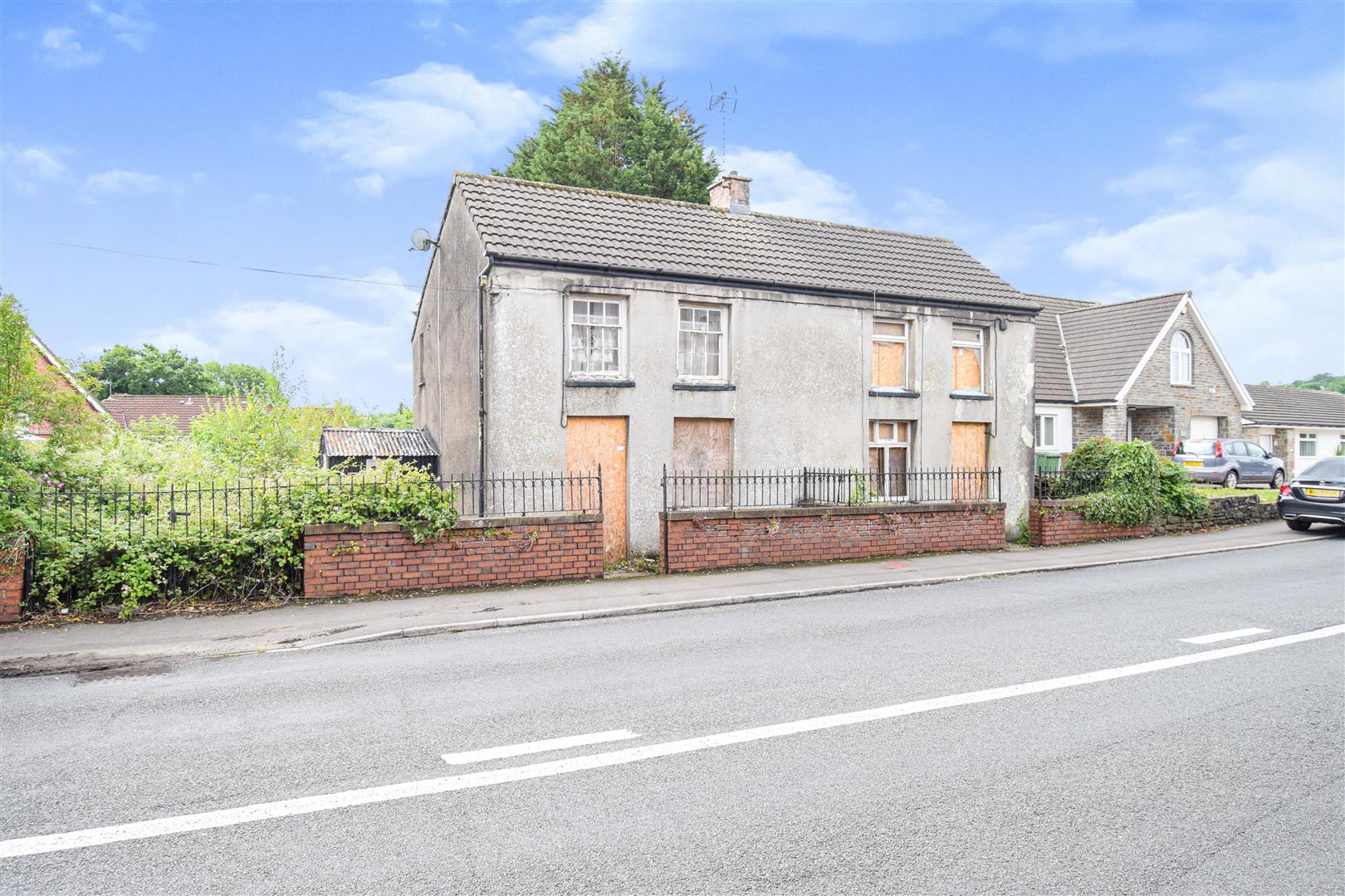 Energlyn Terrace, Caerphilly, CF83 2QZ Brinsons